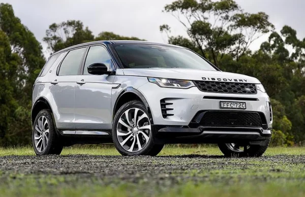 Book luxury cars for taxi service in Goa — Mercedes, BMW, Audi with best cab service.